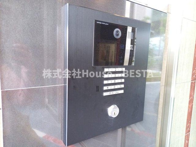 セレニテ神戸プリエのエントランス