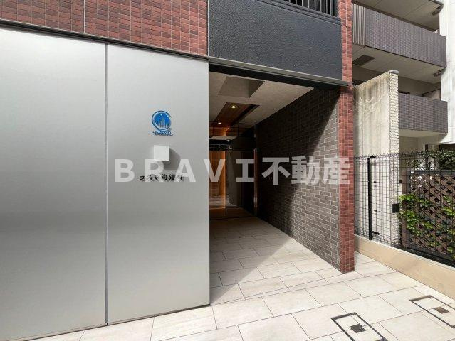 コスモ釣鐘町　BRAVI不動産のエントランス|【コスモ釣鐘町】清潔なエントランスです