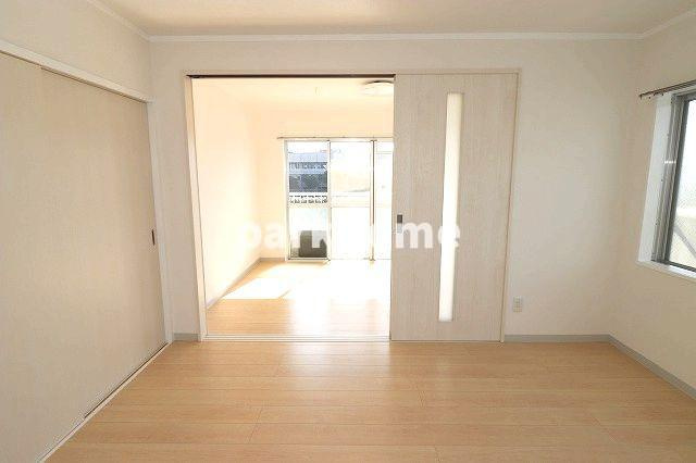 シティーライフHATAの洋室|落ち着いた色調の洋室です