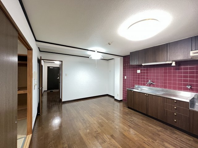 シャルム岡本の居間・リビング