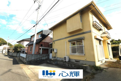 【外観】 | 山陽小野田市共和台中古2階建 | 室内ハウスクリーニング完了しました！
コミュニティー以外の方々の出入りも少なく、お車の出し入れも楽々です。