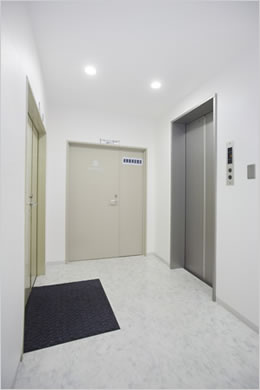 南船場心斎橋ビルのロビー