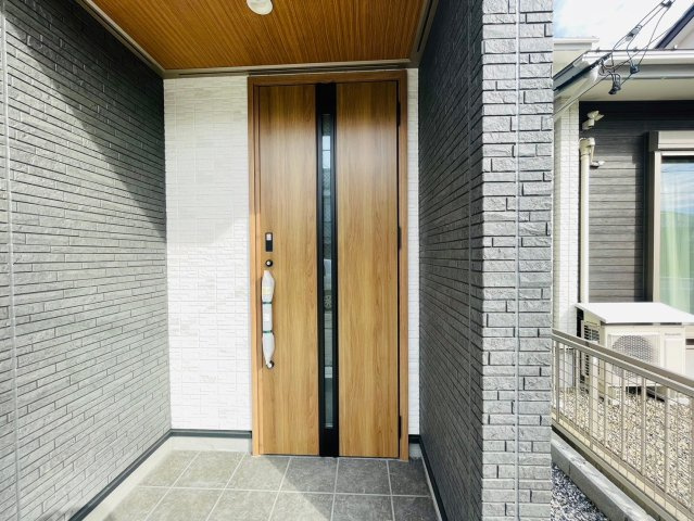 【商談中】戸建　岐阜市上川手　全1区画分譲の玄関|玄関ドアの鍵はディンプルキーと内側はサムターンキーになっており防犯性の高い仕様になっています。