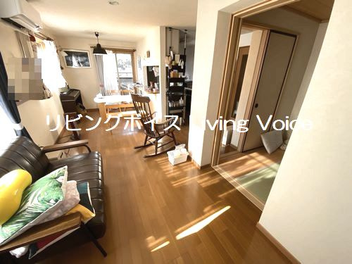 【居間・リビング】 | 秦野市北矢名　中古一戸建て　賃貸併用住宅 | 秦野市北矢名　中古一戸建て