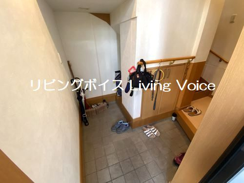 【玄関】 | 秦野市北矢名　中古一戸建て　賃貸併用住宅 | 秦野市北矢名　中古一戸建て