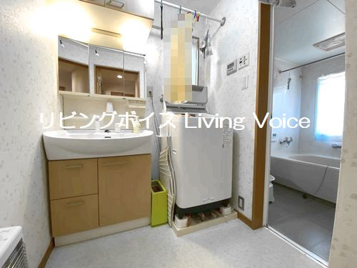 【独立洗面台】 | 秦野市北矢名　中古一戸建て　賃貸併用住宅 | 秦野市北矢名　中古一戸建て