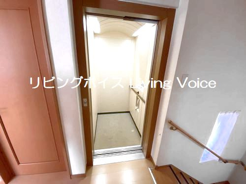 【設備】 | 秦野市北矢名　中古一戸建て　賃貸併用住宅 | ホームエレベーター　秦野市北矢名　中古一戸建て