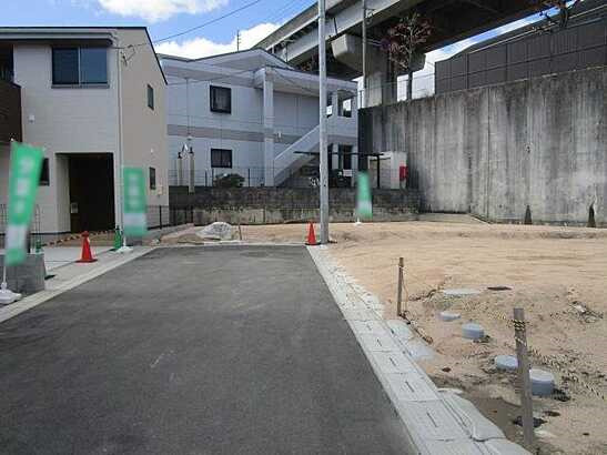 【前面道路含む現地写真】