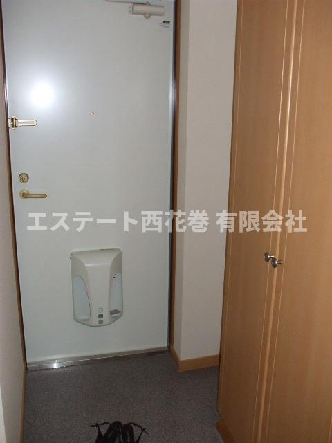 ジャパン・ビレッジ　イーストの玄関