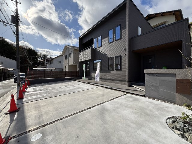 新築戸建　伴西４丁目の駐車場