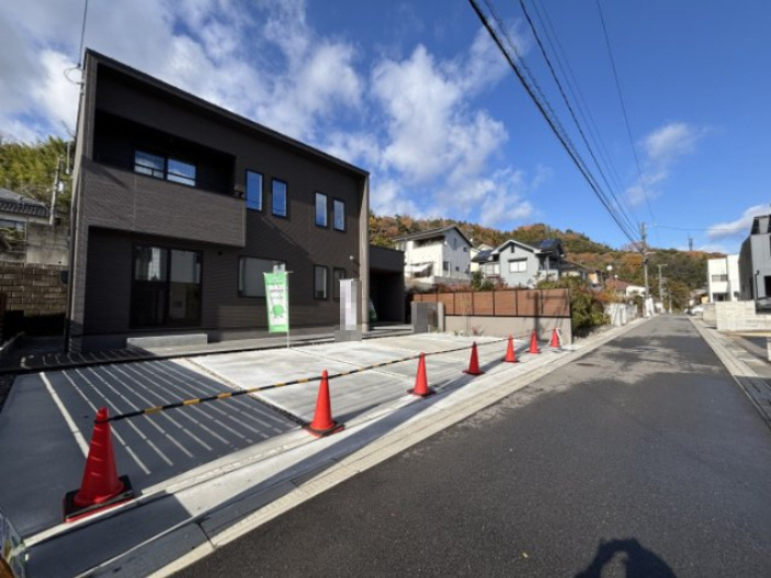新築戸建　伴西４丁目の前面道路含む現地写真