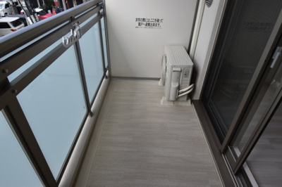 【バルコニー】 | ディームス塚本 | 開放的で明るい空間を演出してくれるバルコニーです