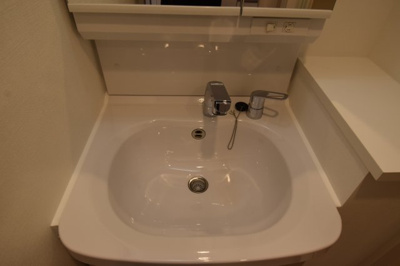 【洗面所】 | ディームス塚本 | ゆったりとスペースのある洗面所