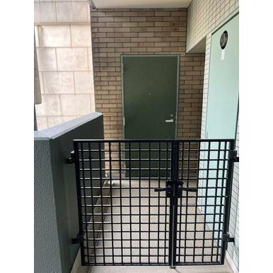 カサベラ中山手通の玄関