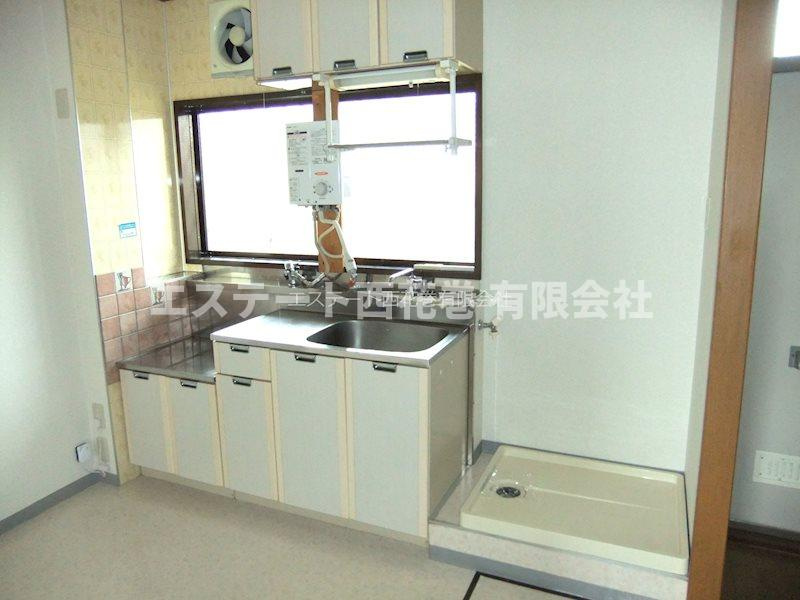 シティハイムロイヤルのキッチン|洗濯機置き場がシンク横