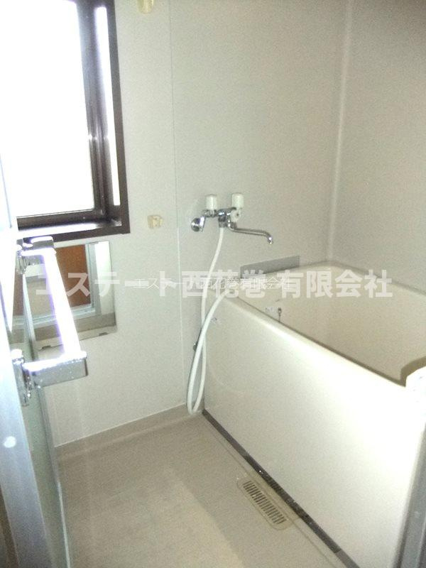 シティハイムロイヤルの浴室|浴室に窓があります