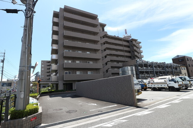 アルファステイツ北本町Ⅲの駐車場
