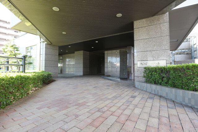 アルファステイツ北本町Ⅲのエントランス