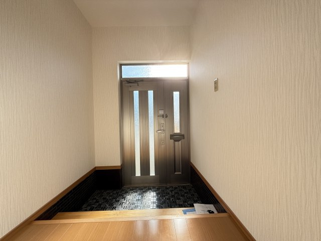 竹島町貸家の玄関
