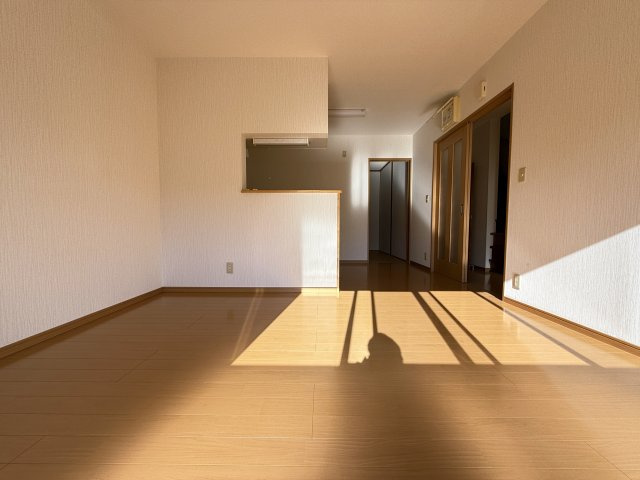 竹島町貸家の居間・リビング