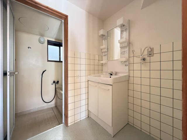 竹島町貸家の独立洗面台