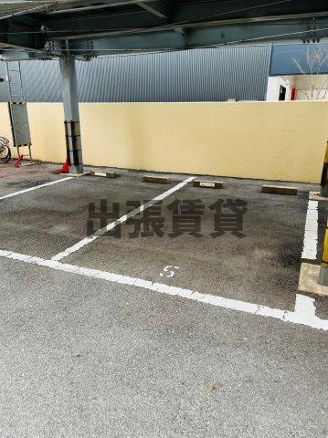 仲介手数料0円！！アクセス高辻の駐車場