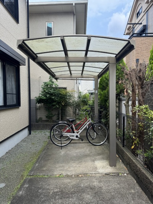 屋根付きの駐輪場♪