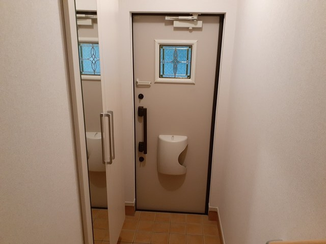 メゾン・フォーリストの玄関