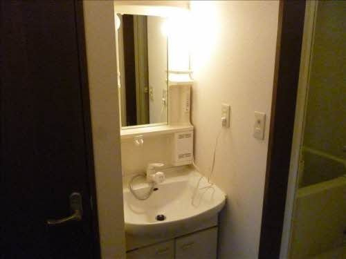 リラ・フィオーレの独立洗面台