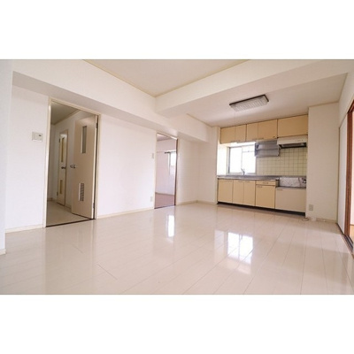 【居間・リビング】 | グランドール執行 | 居間です