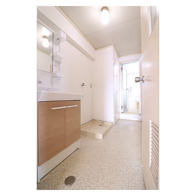 【洗面所】 | グランドール執行 | 脱衣スペースもあります