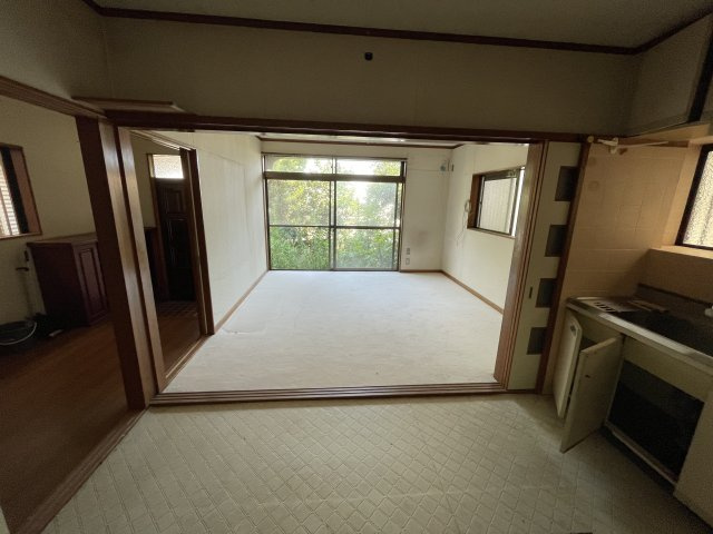 神戸市灘区篠原台　戸建の居間・リビング|使いやすい居間です