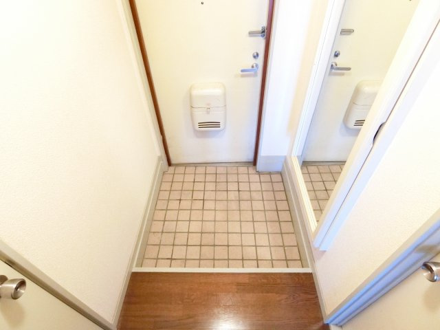 グリーンハイツ須賀の玄関|同マンション別部屋写真