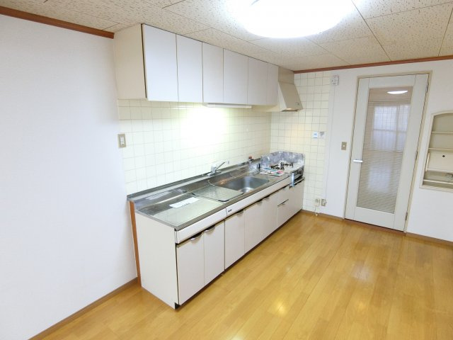 グリーンハイツ須賀のキッチン|同マンション別部屋写真