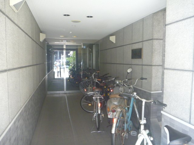 Ｂr天満橋　BRAVI不動産のエントランス|【Ｂr天満橋】清潔なエントランスです