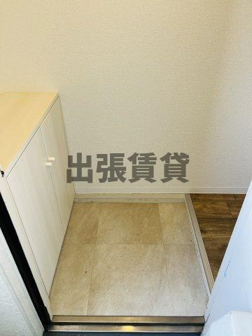 シーズンコート本陣通の玄関