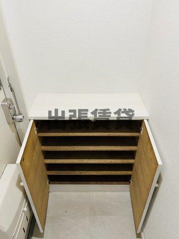 シーズンコート本陣通の収納