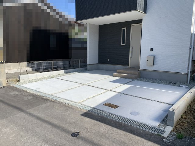 大久保町江井島　新築一戸建ての駐車場