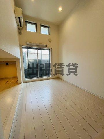 仲介手数料0円！ローレルフォレスタ本陣の居間・リビング