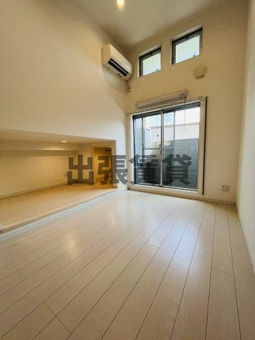 仲介手数料0円！ローレルフォレスタ本陣の居間・リビング