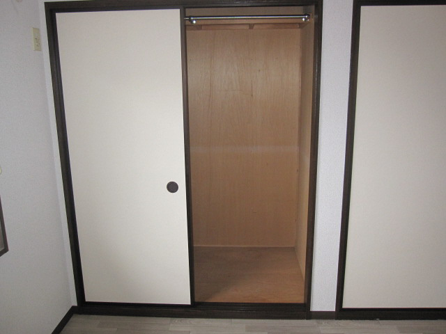 タウニィ西新在家の収納