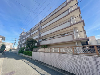 【外観】 | 【じゅうグランドマンション付属南】２０２４年８月、リフォーム完成いたしました♪少しでも気になる方はすぐにご連絡ください。住宅ローン・その他ご質問等いつでもお待ちしております。