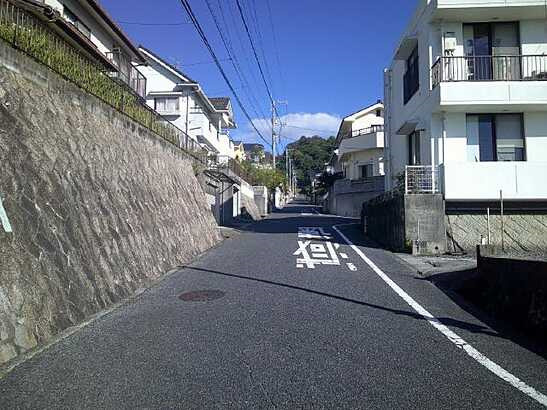 【前面道路含む現地写真】
