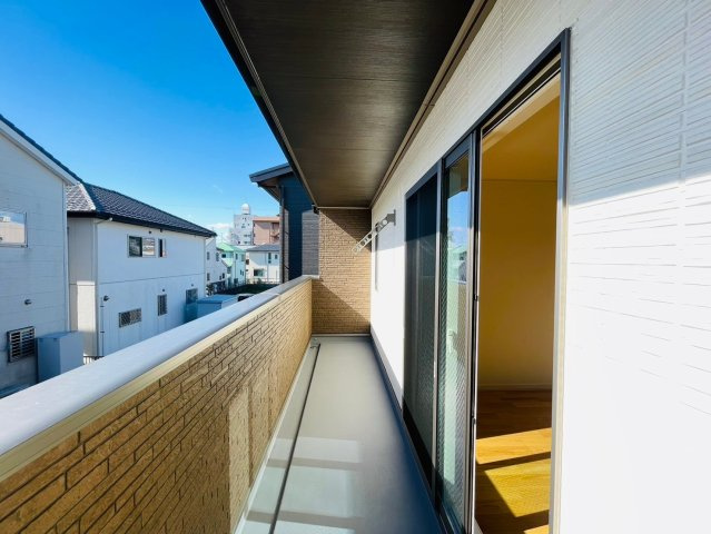 戸建　岐阜市茜部新所３丁目Ⅱ　全2区画分譲のバルコニー|バルコニーは南向きで洗濯物もよく乾きます！強度と表面積硬度を持つFPRで防水しています。