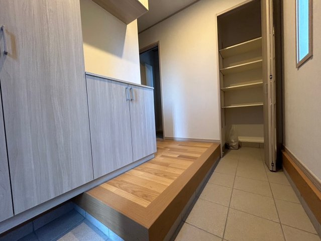 新築戸建　一宮市木曽川町黒田Ⅱ　全3区画分譲の収納|■玄関収納