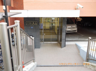 【エントランス】 | タイル張りの大変キレイなエントランスです。