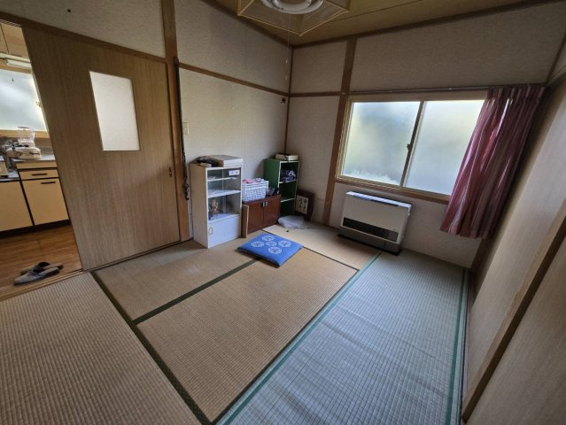 八戸市大字美保野13番1398の居間・リビング