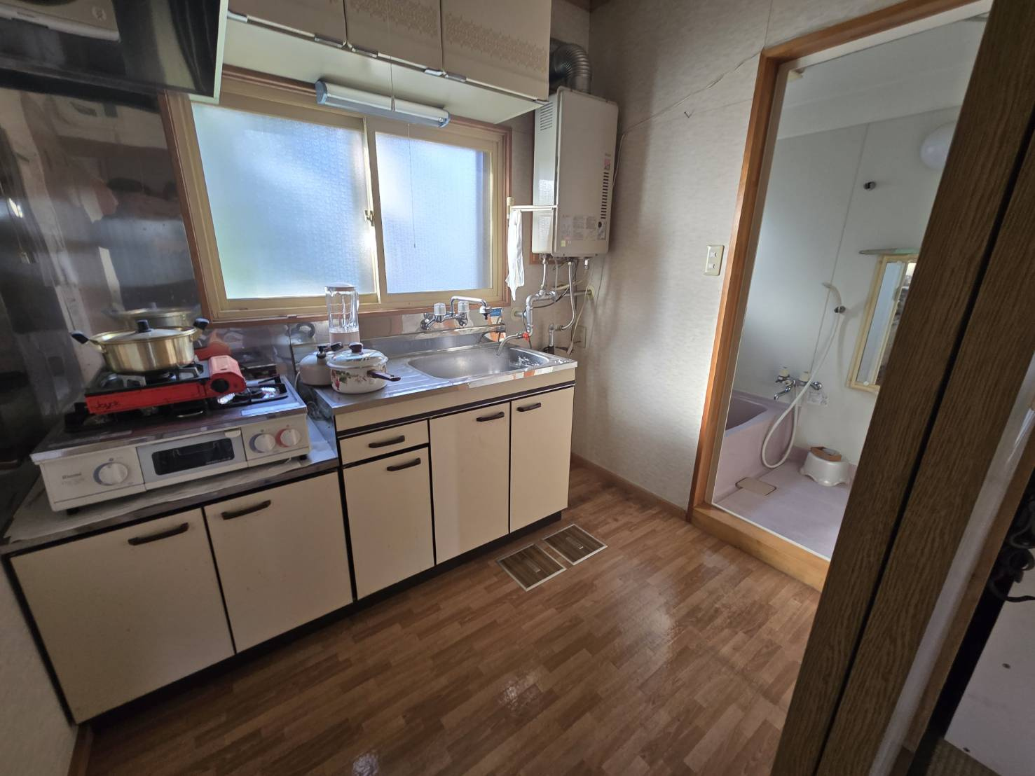 八戸市大字美保野13番1398のキッチン