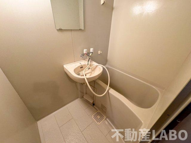 マンション弥栄の浴室