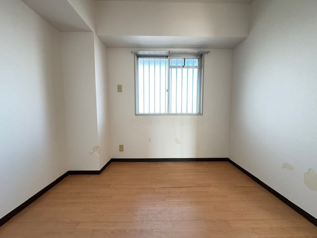 ジョイフル昭栄の洋室